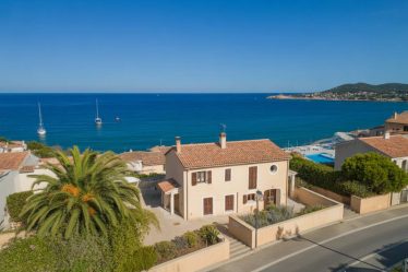 Pourquoi Sainte Maxime séduit de plus en plus de retraités : analyse d’un engouement immobilier durable