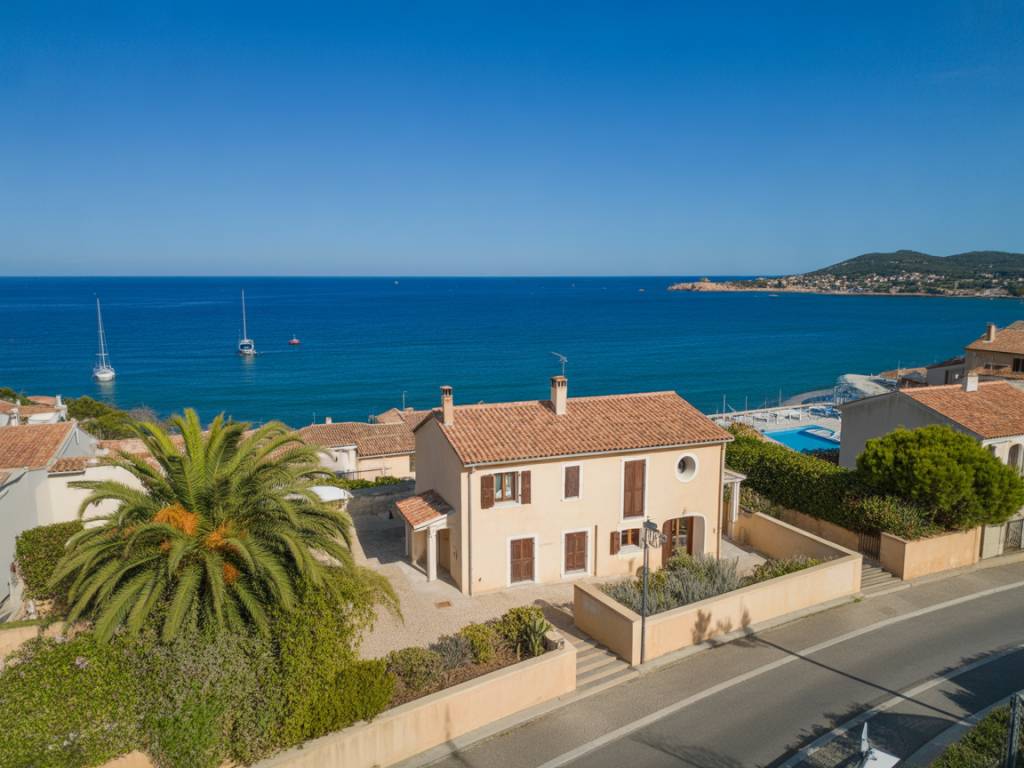 Pourquoi Sainte Maxime séduit de plus en plus de retraités : analyse d’un engouement immobilier durable
