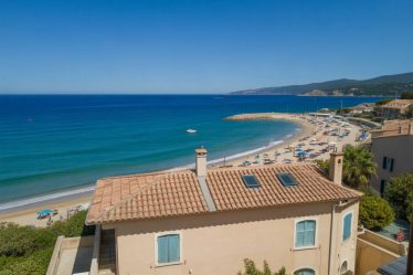 Louer un bien à Sainte Maxime en haute saison : stratégies pour maximiser vos revenus sans contraintes