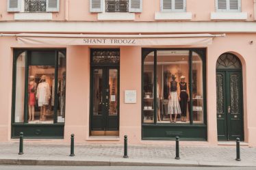 Les plus belles adresses pour faire du shopping chic dans une boutique de luxe saint tropez