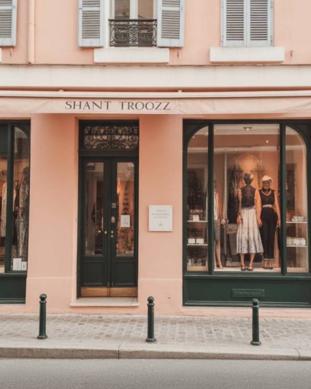 Les plus belles adresses pour faire du shopping chic dans une boutique de luxe saint tropez