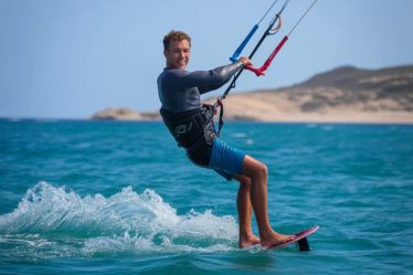 Apprendre et s’éclater en kitesurf sainte maxime : spots, écoles et astuces