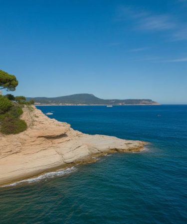 Vivre à l’année à Sainte Maxime : qualité de vie, coûts et conseils pour s’installer durablement dans le golfe de Saint-Tropez